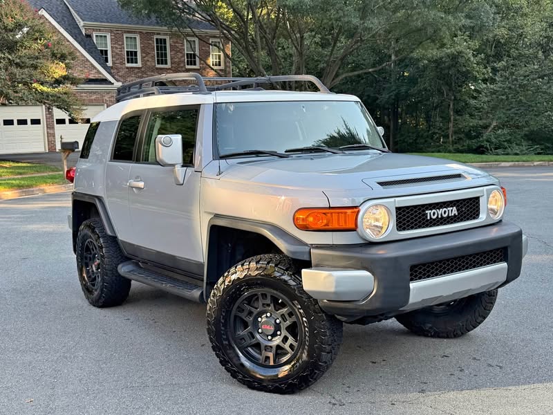 2014 Toyota FJ Cruiser - Base