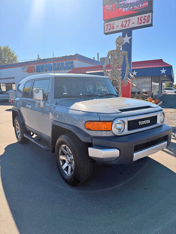 2014 Toyota FJ Cruiser - Sport Utility 2D