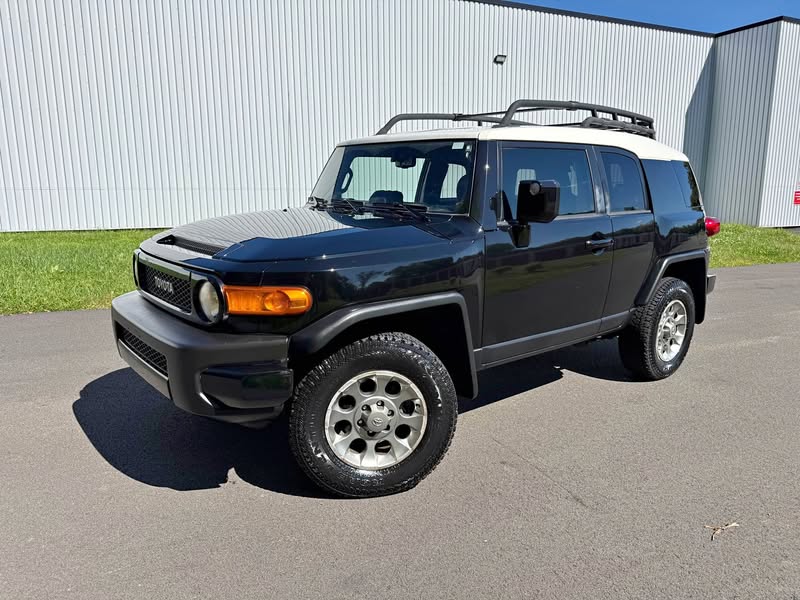 2012 Toyota FJ Cruiser - Sport Utility 2D