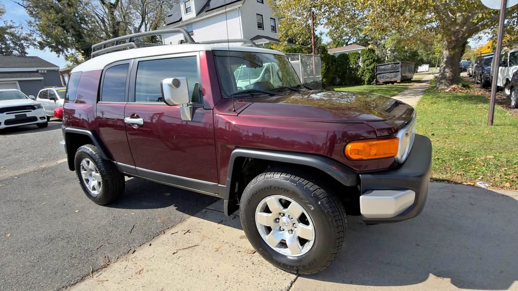 2007 Toyota FJ Cruiser - Sport Utility 2D
