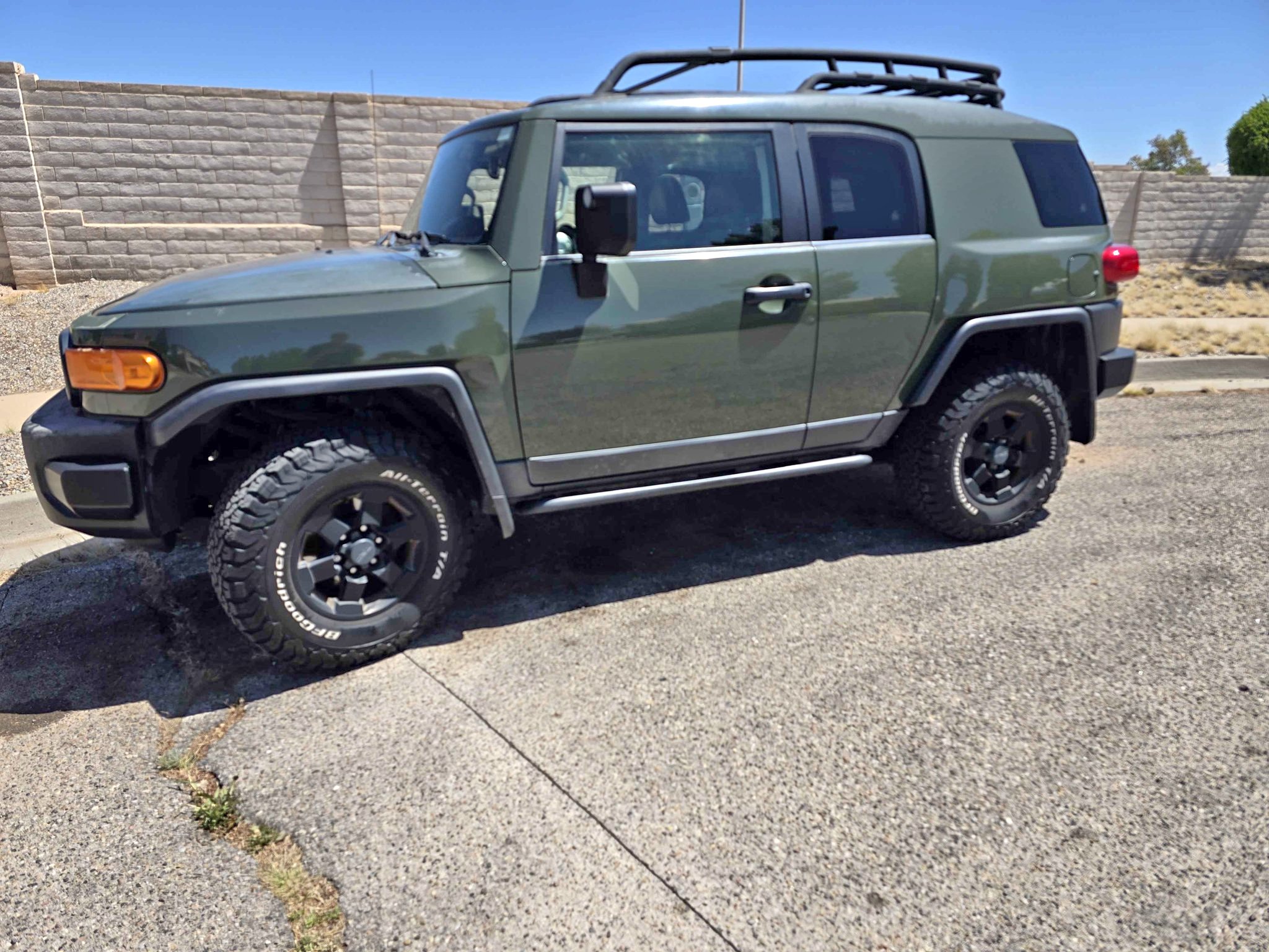 2011 Toyota FJ Cruiser - Sport Utility 2D
