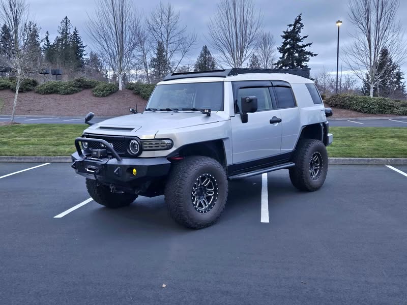 2007 Toyota FJ Cruiser - Sport Utility 2D
