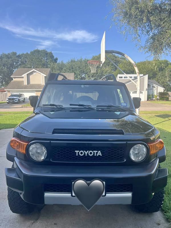 2010 Toyota FJ Cruiser - Sport Utility 2D