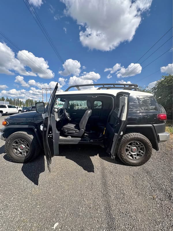 2014 Toyota FJ Cruiser - Sport Utility 2D