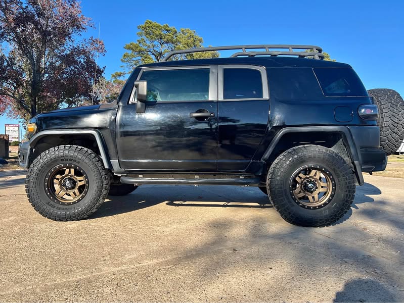 2007 Toyota FJ Cruiser - Sport Utility 2D
