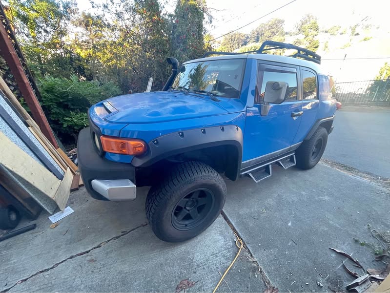 2007 Toyota FJ Cruiser - Sport Utility 2D