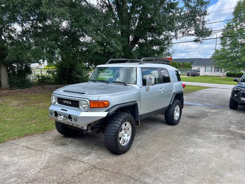 2007 Toyota FJ Cruiser - Sport Utility 2D