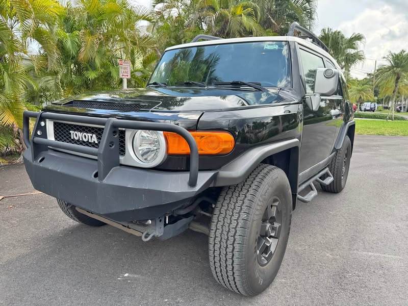 2013 Toyota FJ Cruiser - Sport Utility 2D