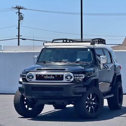 2013 Toyota FJ CRUISER 4X4 Fully loaded