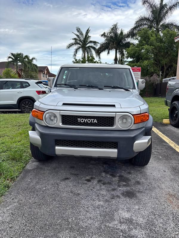2007 Toyota FJ Cruiser - Sport Utility 2D