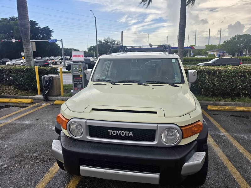 2011 Toyota FJ Cruiser - Sport Utility 2D