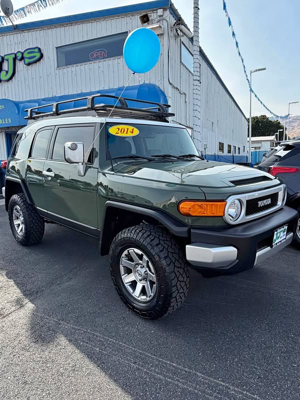 2014 Toyota FJ Cruiser - Sport Utility 2D