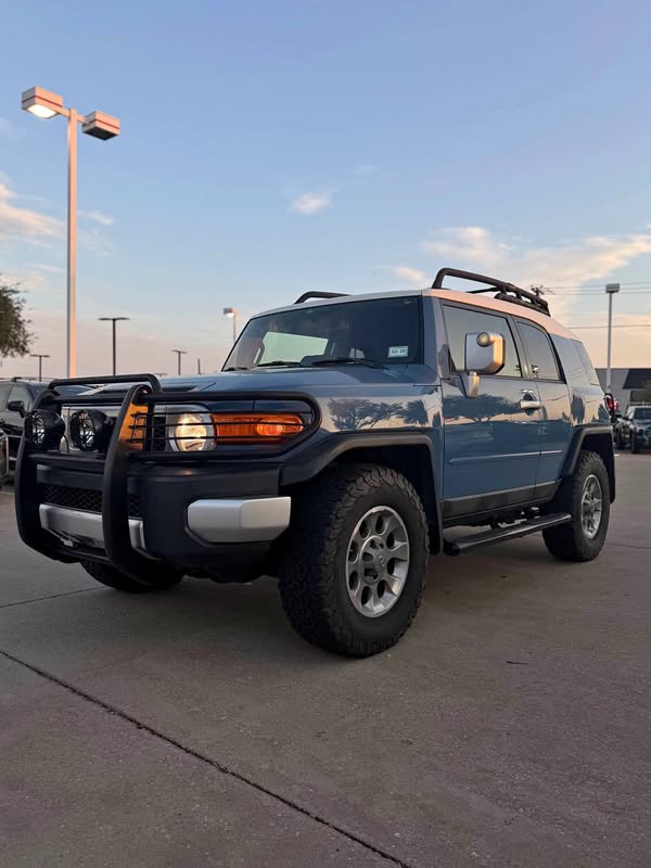 2012 Toyota FJ Cruiser - Sport Utility 2D