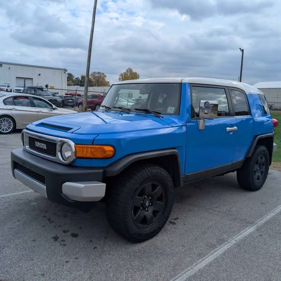 2007 Toyota FJ Cruiser - Sport Utility 2D