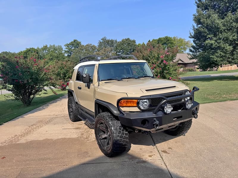 2014 Toyota FJ Cruiser - Sport Utility 2D