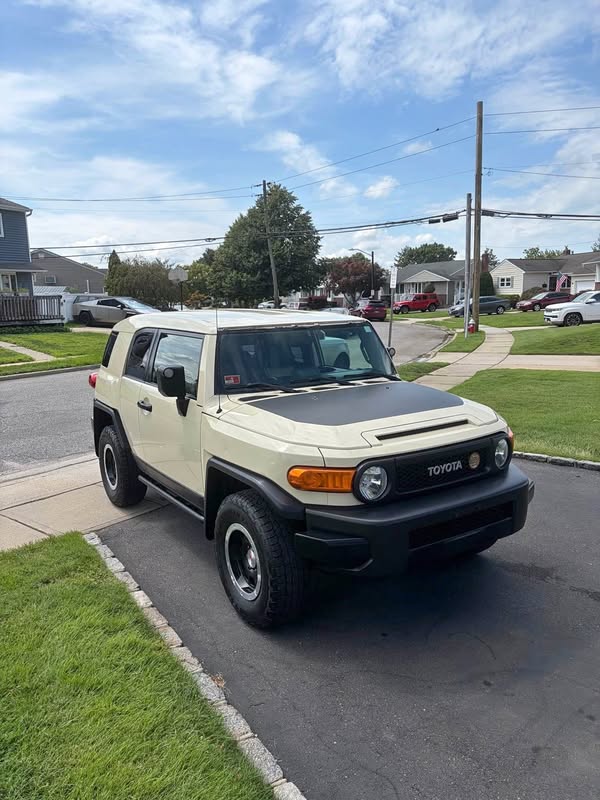 2010 Toyota FJ Cruiser - Sport Utility 2D