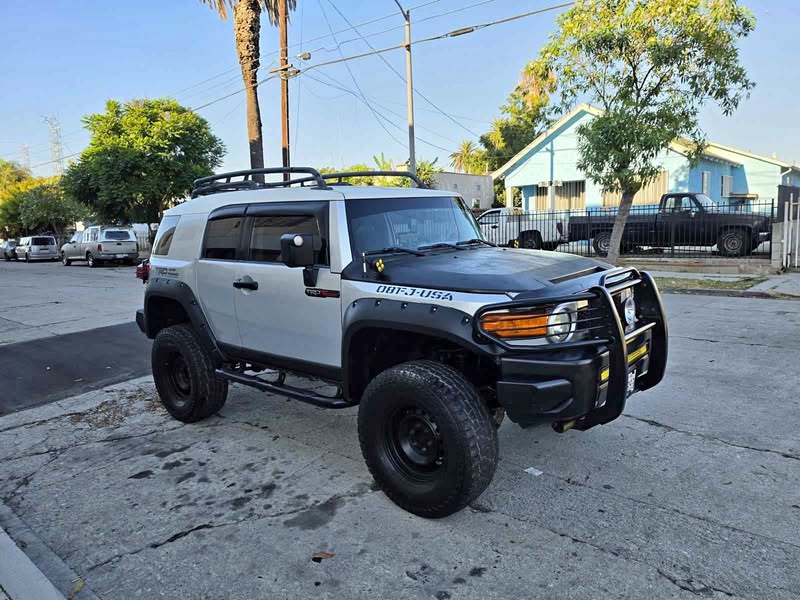 2009 Toyota FJ Cruiser - Sport Utility 2D