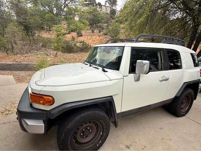 2014 Toyota FJ Cruiser - Sport Utility 2D