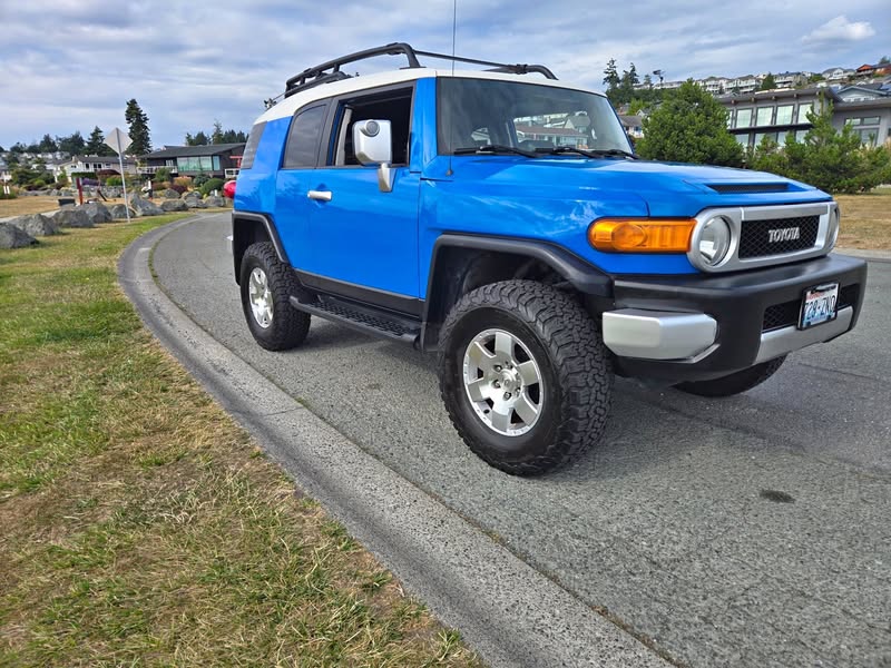 2007 Toyota FJ Cruiser - Sport Utility 2D