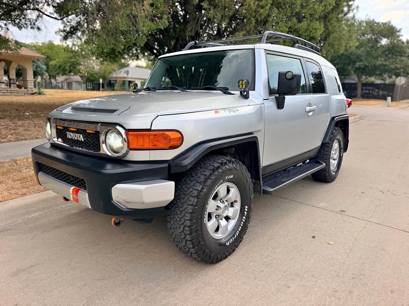 2007 Toyota FJ Cruiser - Sport Utility 2D