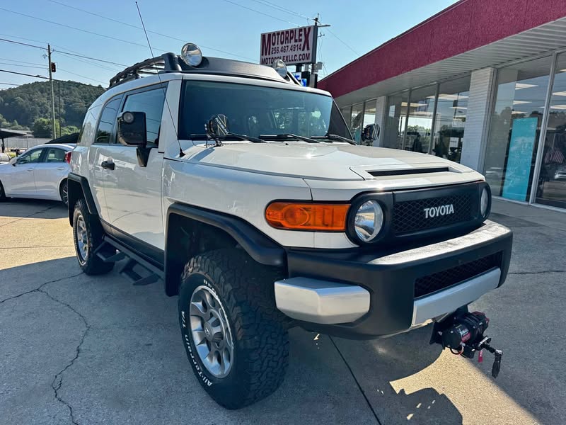 2011 Toyota FJ Cruiser - Sport Utility 2D