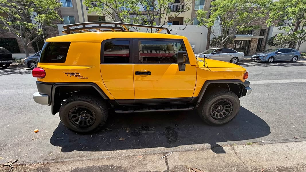 2007 Toyota FJ Cruiser - Sport Utility 2D