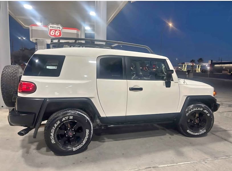 2008 Toyota FJ Cruiser - Trail Teams