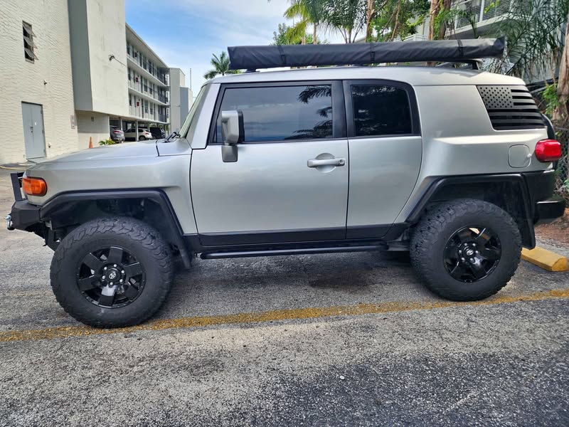 2007 Toyota FJ Cruiser - Sport Utility 2D