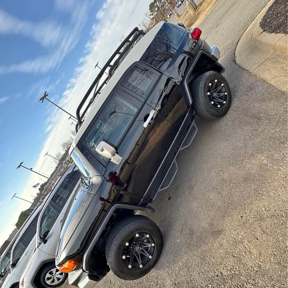 2010 Toyota FJ Cruiser - Sport Utility 2D