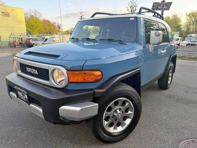 2012 Toyota FJ Cruiser - SPORT UTILITY 2D