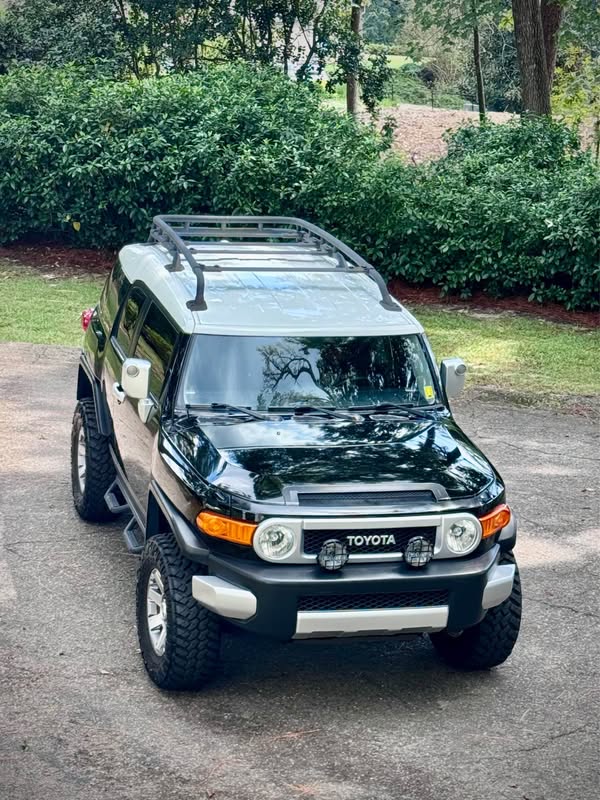 2014 Toyota FJ Cruiser - Sport Utility 2D