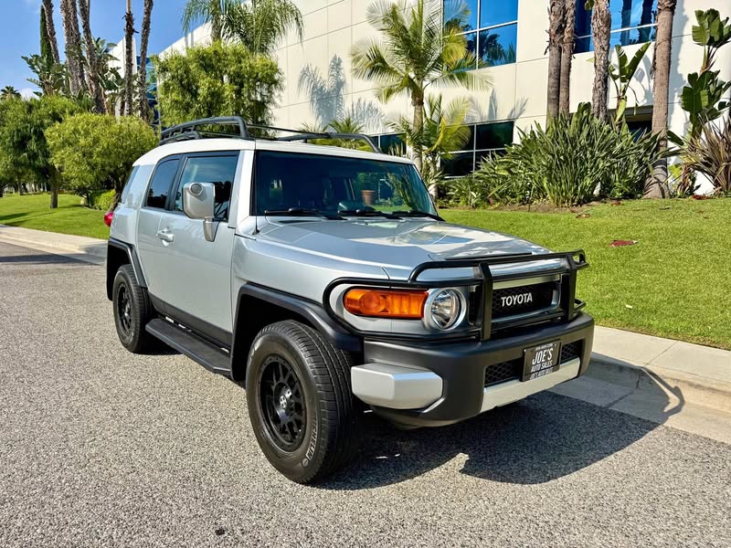 2007 Toyota FJ Cruiser - Sport Utility 2D