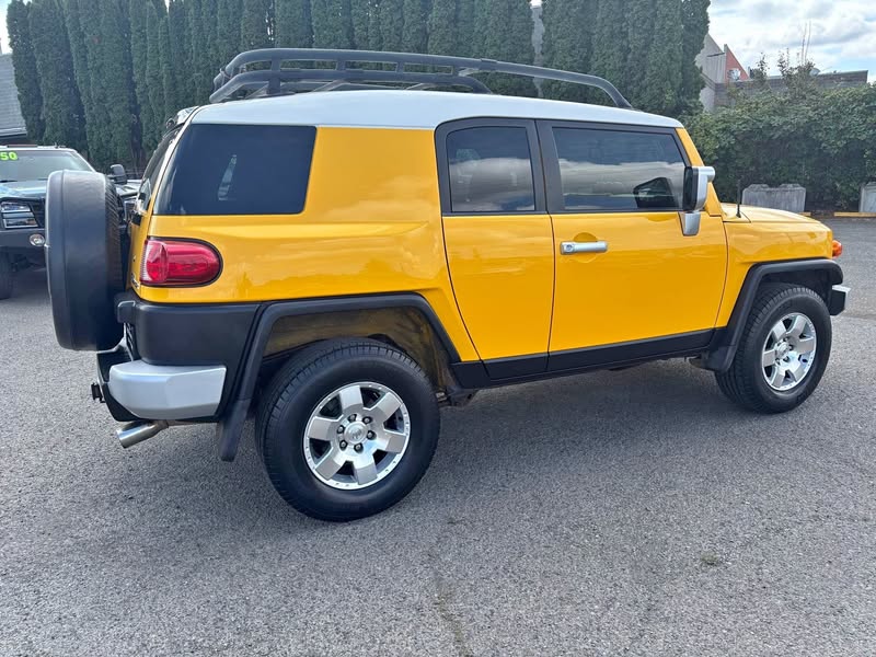 2007 Toyota FJ Cruiser - Sport Utility 2Door Plus