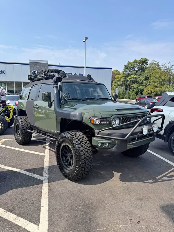 2012 Toyota FJ Cruiser - Sport Utility 2D