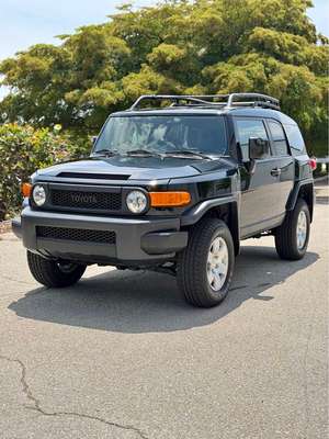 2010 Toyota FJ Cruiser - Sport Utility 2D