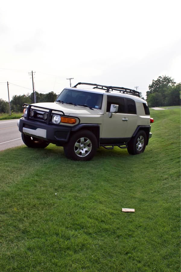 2008 Toyota FJ Cruiser - 4x2