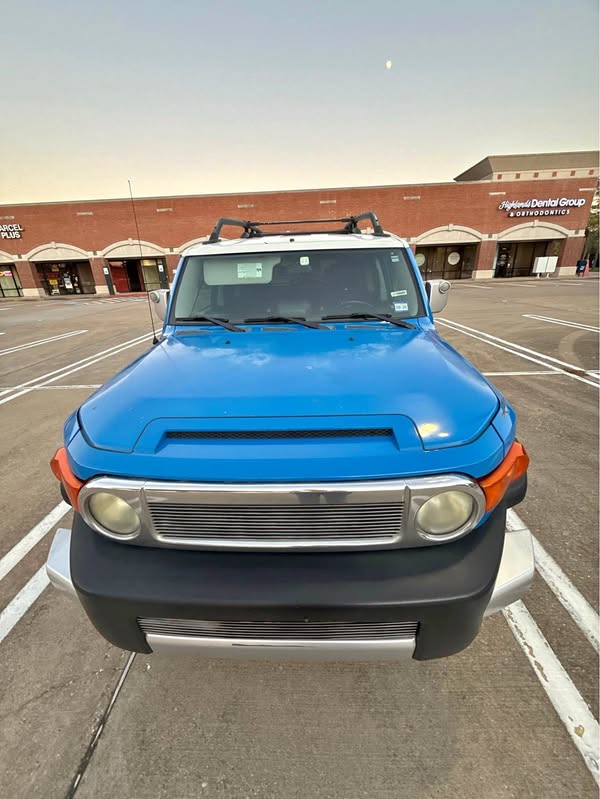 2008 Toyota FJ Cruiser - Sport Utility 2D