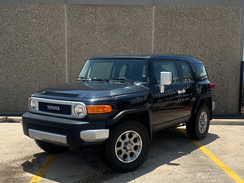 2013 Toyota FJ Cruiser - Manual