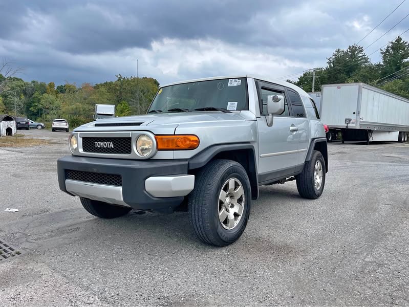 2008 Toyota FJ Cruiser - Sport Utility 2D