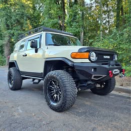 2010 Toyota FJ Cruiser - Sport Utility 2D