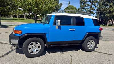2007 Toyota FJ Cruiser - Sport Utility 2D