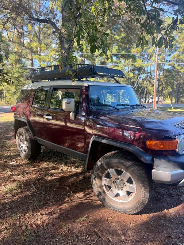 Toyota 6 Speed FJ Cruiser 2007 4WD (Salvage Title)