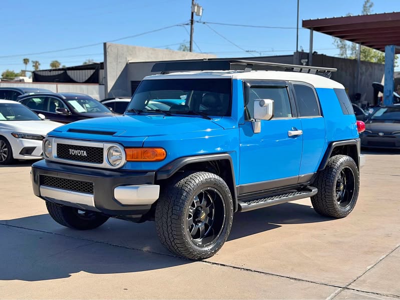 2007 Toyota FJ Cruiser - Sport Utility 2D