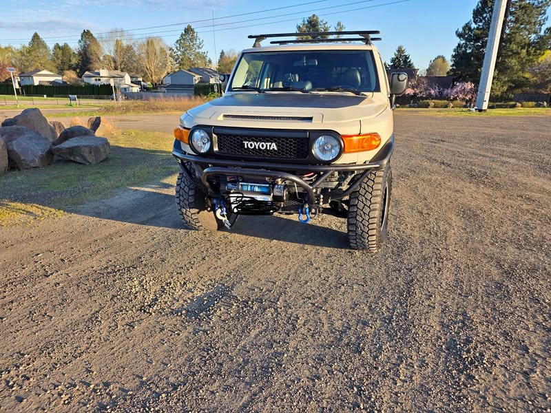 2010 Toyota FJ Cruiser - Sport Utility 2D