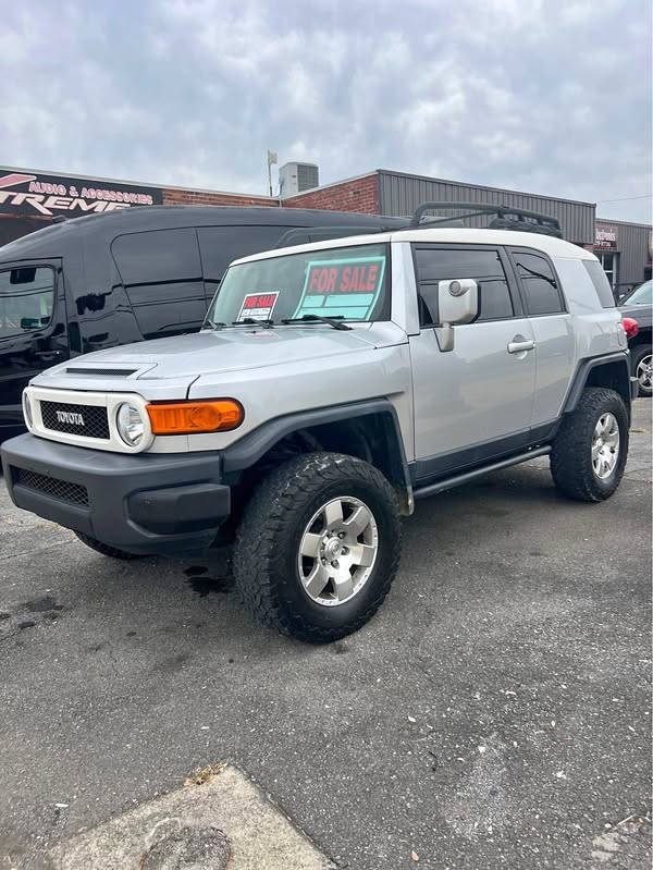 2008 Toyota FJ Cruiser - Sport Utility 2D