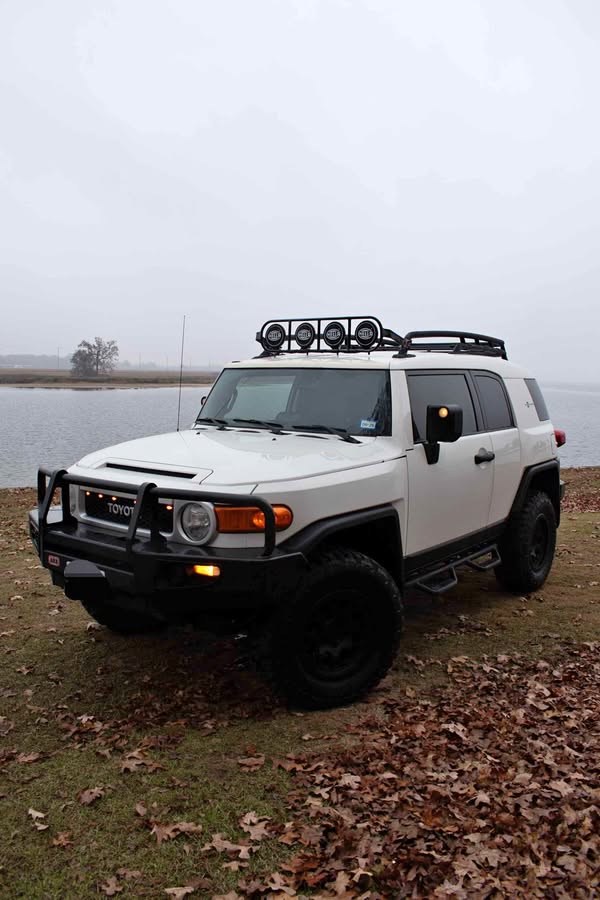 2012 Toyota FJ Cruiser - Sport Utility 2D