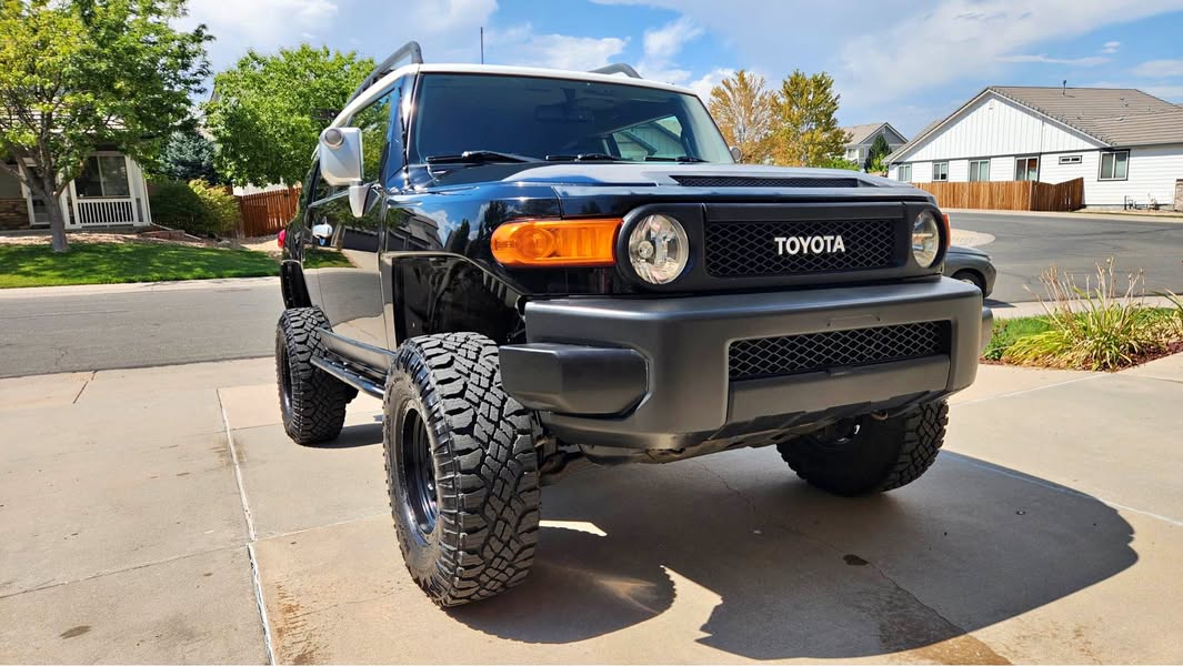 2009 Toyota FJ Cruiser - Sport Utility 2D