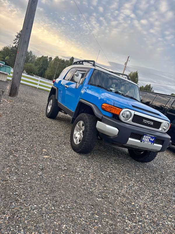 2007 Toyota FJ Cruiser - Sport Utility 2D