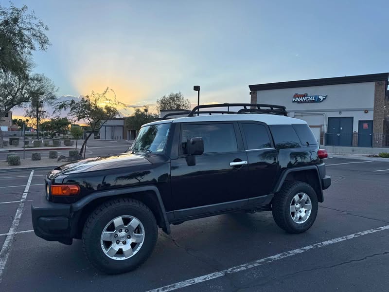 2007 Toyota FJ Cruiser - Sport Utility 2D