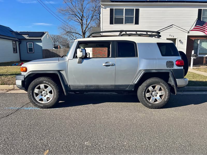2007 Toyota FJ Cruiser - Sport Utility 2D